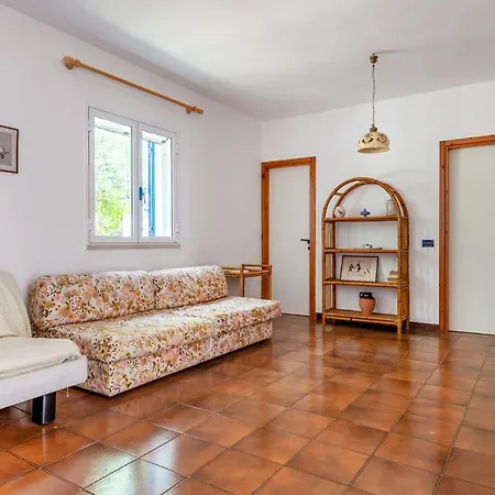 Vakantiehuis Anna 200m From The Sea - Happy *